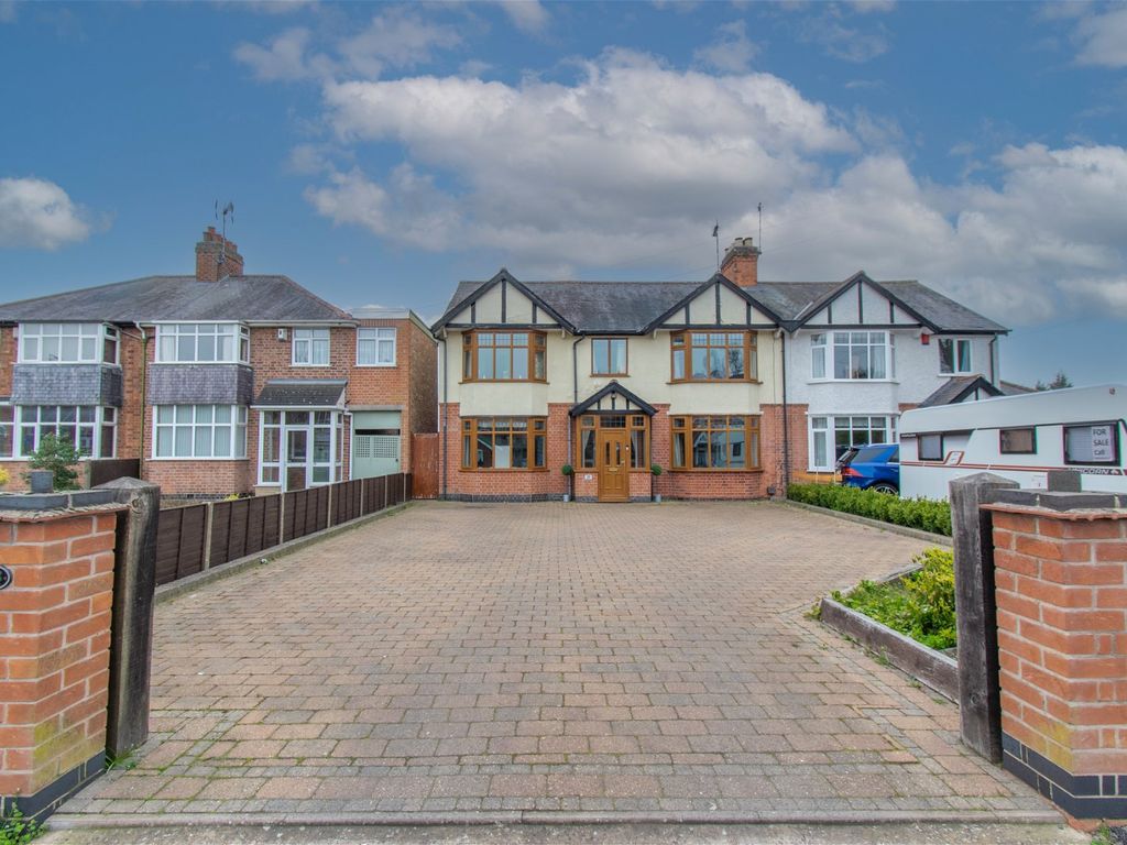 4 bed semidetached house for sale in Leicester Road, Blaby, Leicester