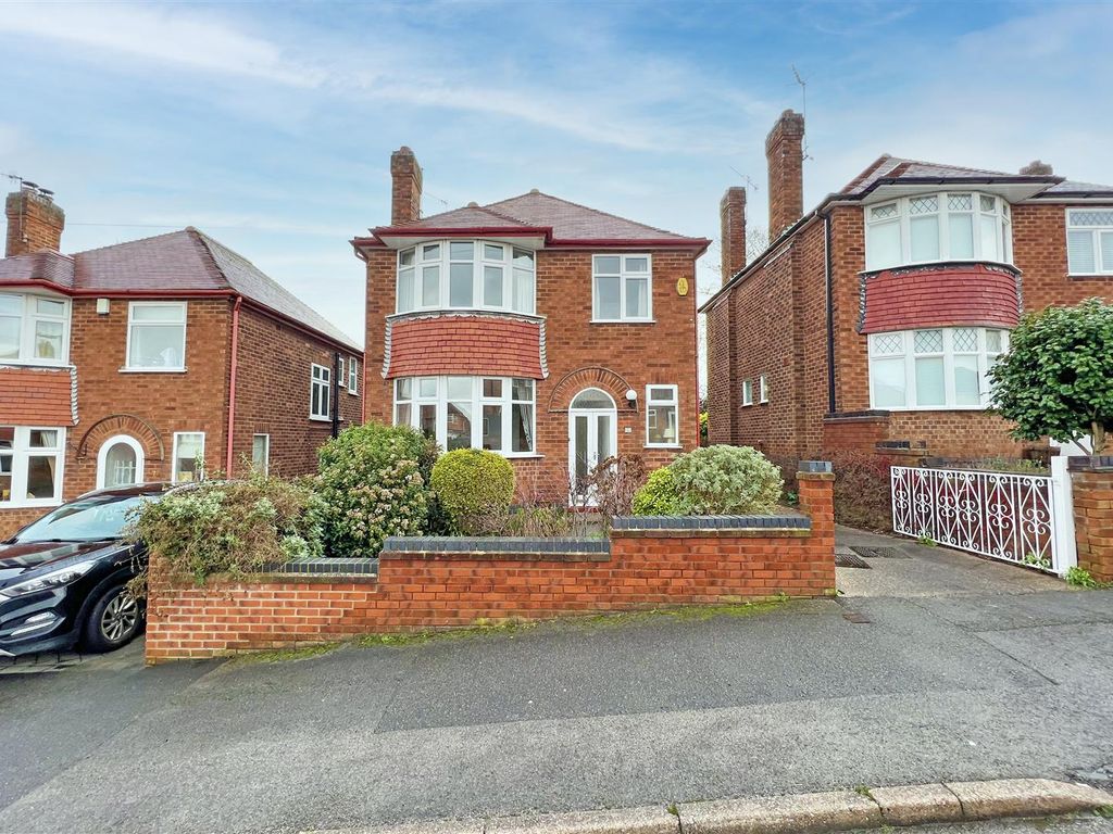 3 bed detached house for sale in Castleton Avenue, Arnold, Nottingham