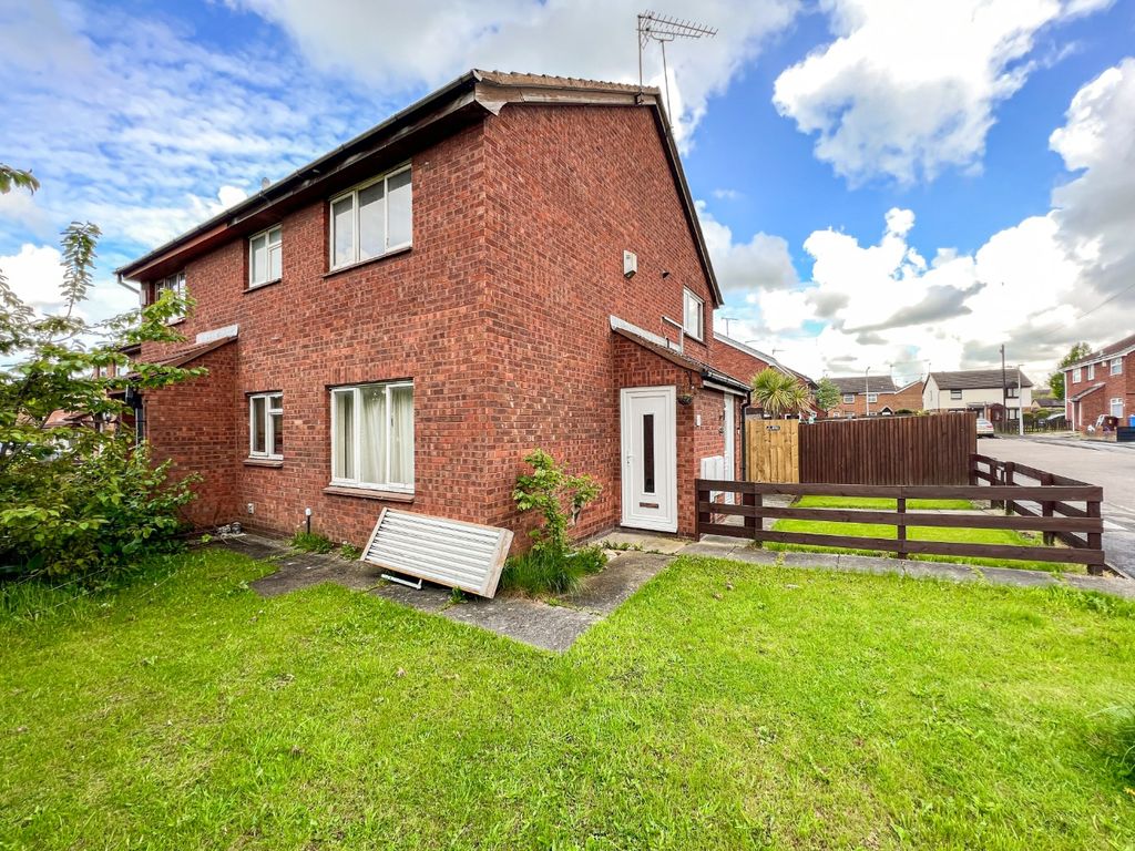 1 bed semidetached house for sale in Gillamoor Close, Hull HU8 Zoopla