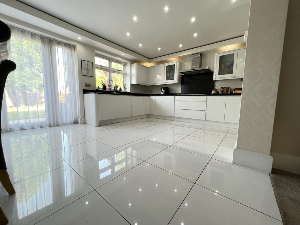 4 bed detached house for sale in Goodmayes Lane, Goodmayes, Ilford IG3