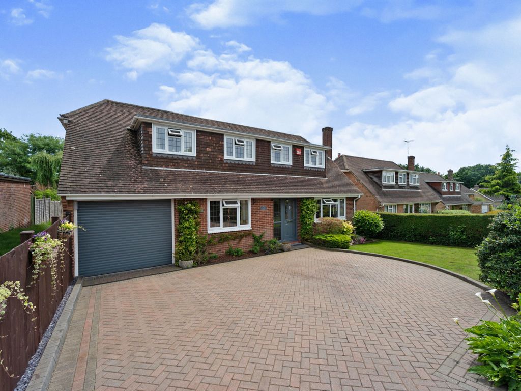 4 bed detached house for sale in Ferndale, Waterlooville PO7 Zoopla