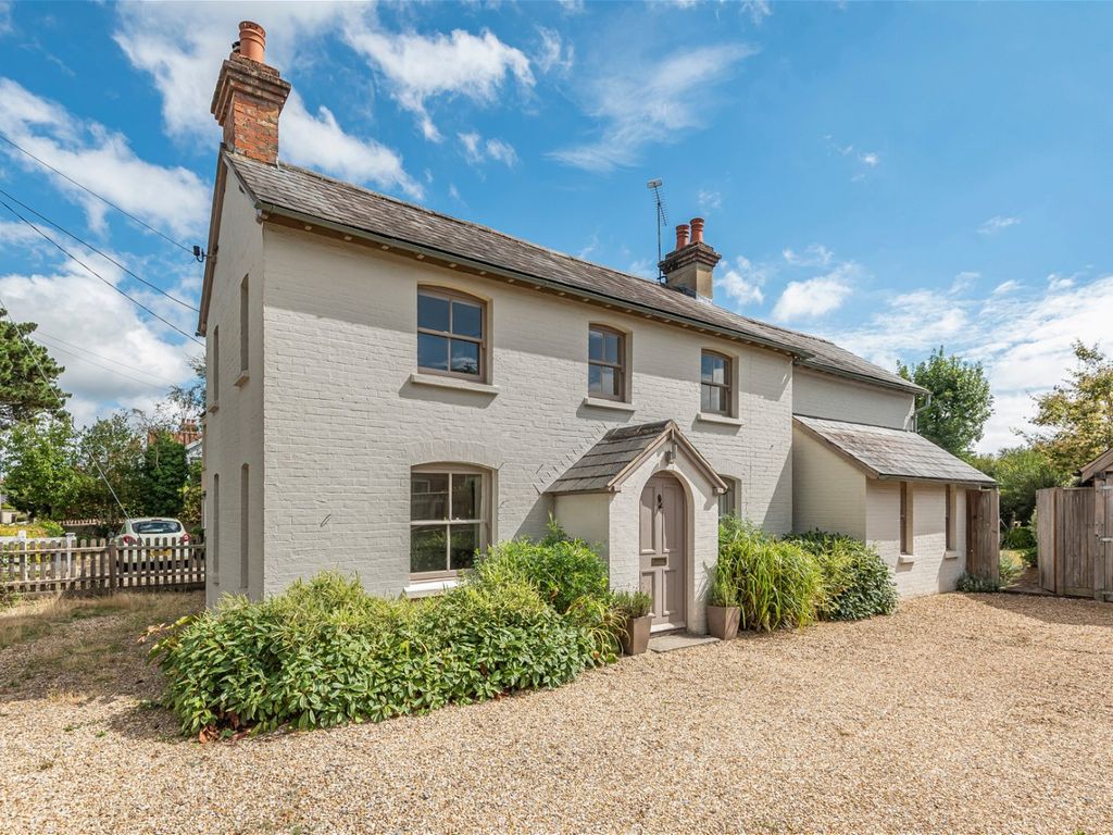 4 bed detached house to rent in Forest Glen, Balmer Lawn Road