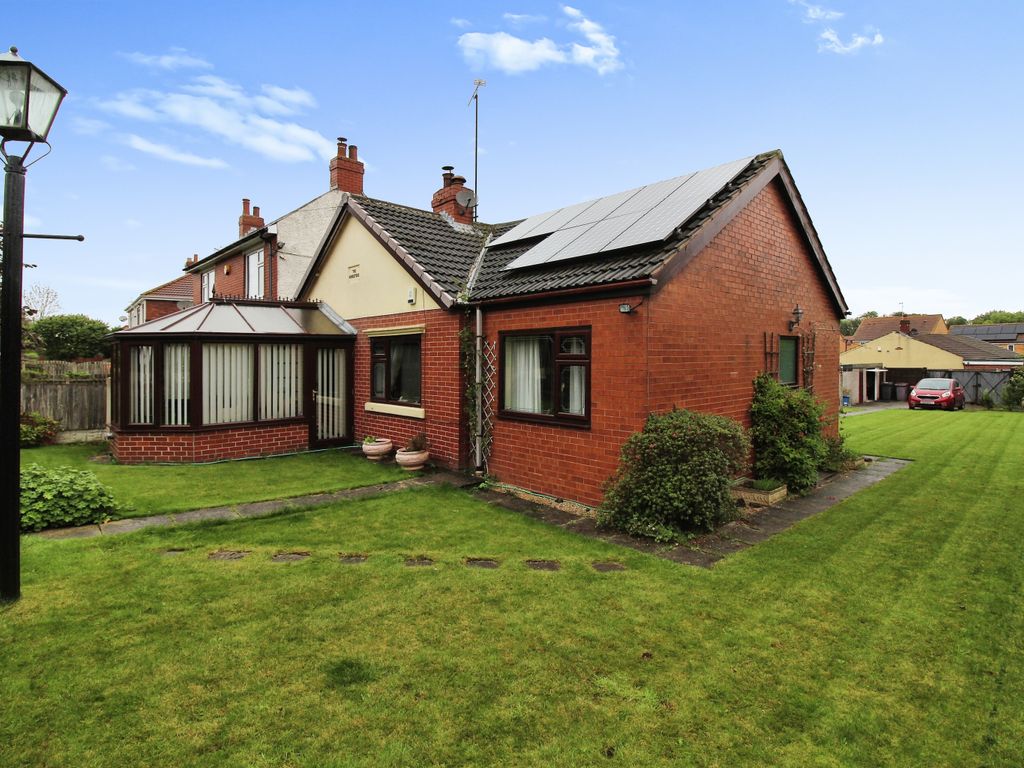 2 bed detached bungalow for sale in Barlborough Road, Clowne