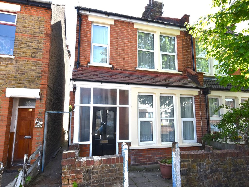 2 bed end terrace house for sale in Stromness Place, Southchurch