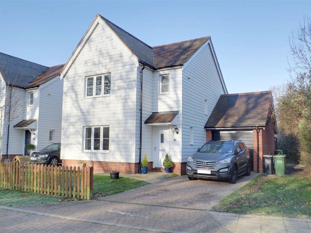 3 bed detached house for sale in Seven Acre View, Northiam, Rye TN31, £