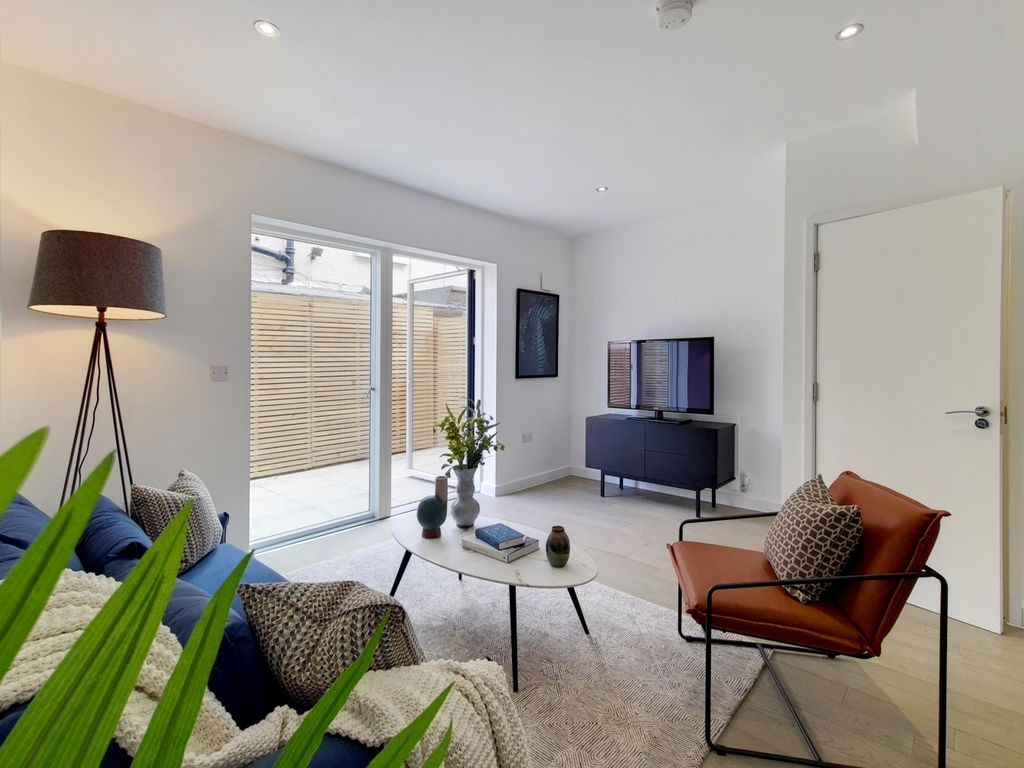 New home, 4 bed terraced house for sale in Bellingham Road, London SE6