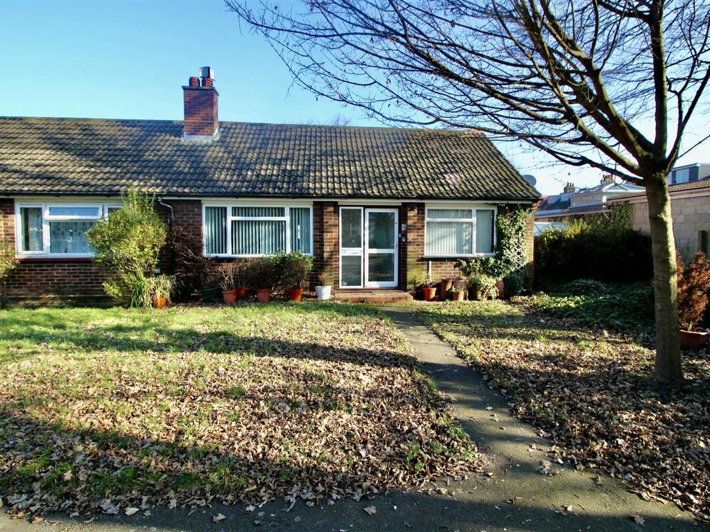 2 bed semidetached bungalow for sale in Denbigh Close, Southall UB1