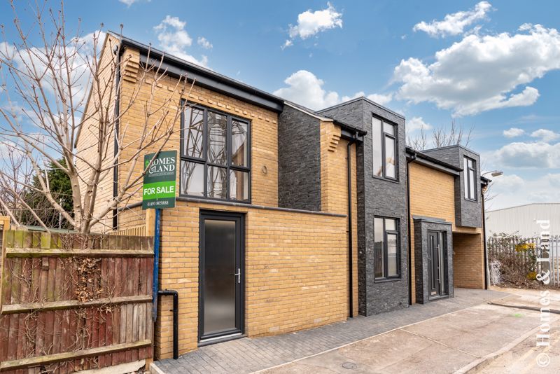 New home, 3 bed detached house for sale in Southtown Road, Great