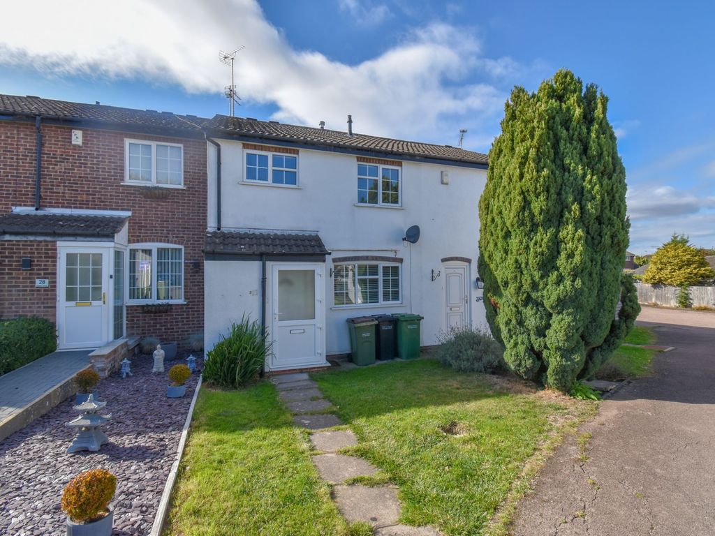 3 bed terraced house to rent in Burton Close, Oadby, Leicester LE2, £