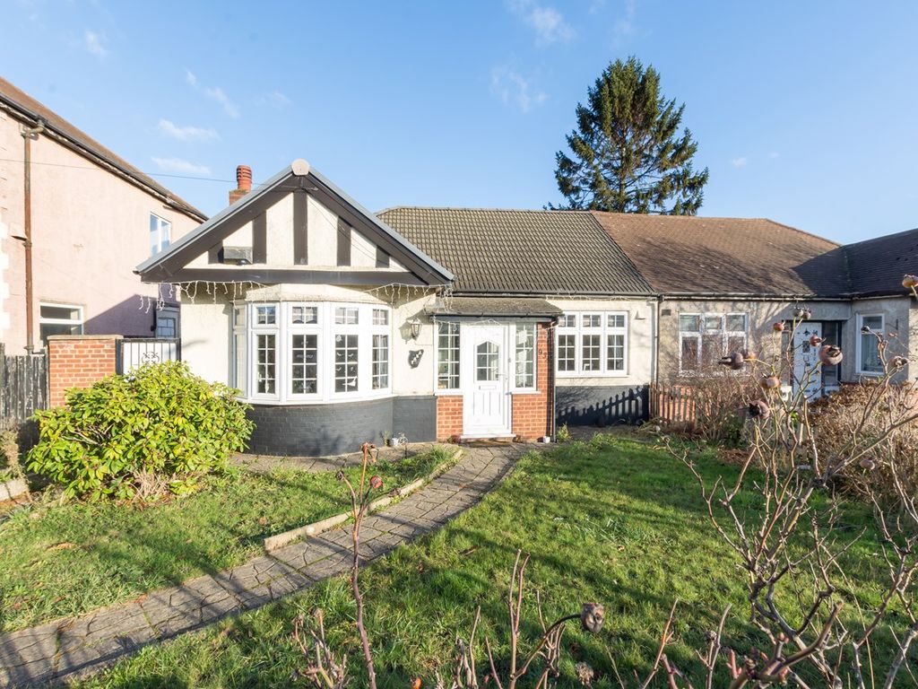 3 bed semidetached bungalow for sale in East Rochester Way, Sidcup