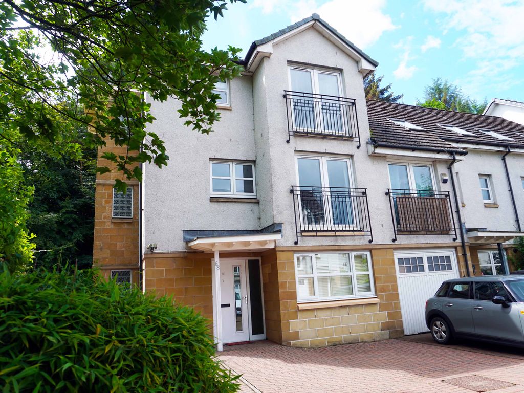 5 bed town house for sale in Gullion Park, East Mains, East Kilbride