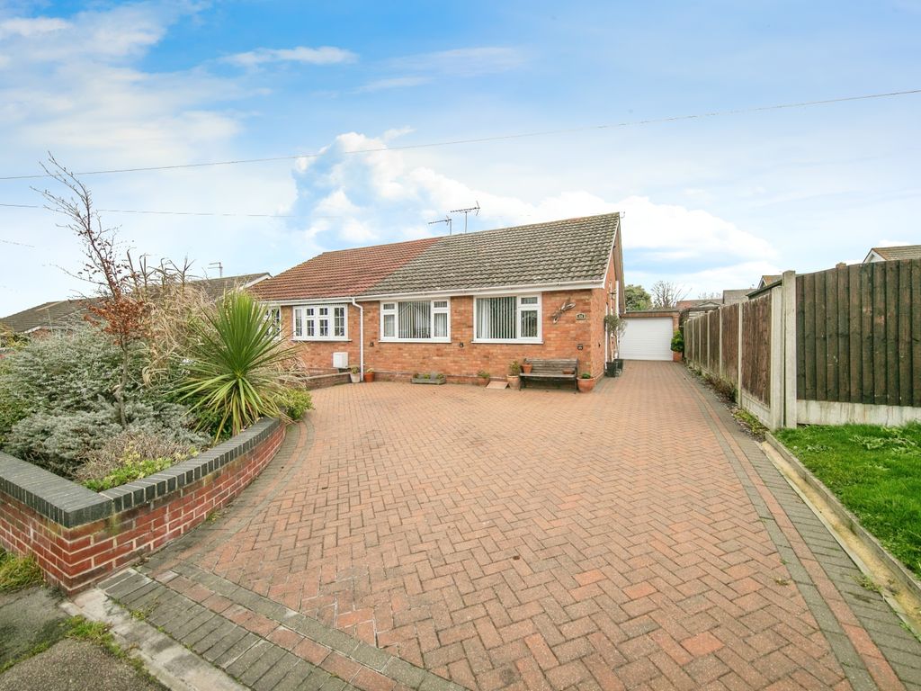 2 bed semidetached bungalow for sale in Leys Drive, ClactonOnSea