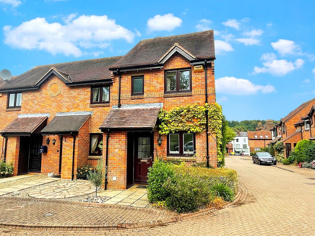 2 bed end terrace house for sale in Thornhill Close, Amersham HP7 Zoopla