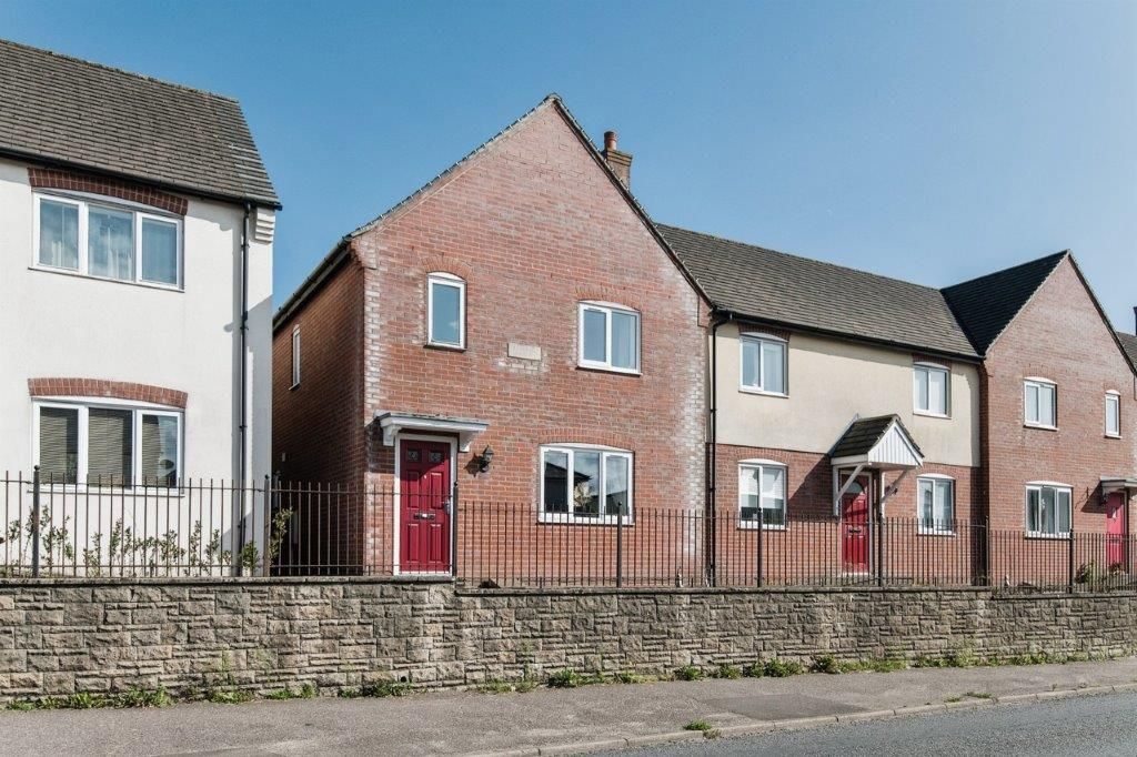 3 bed property to rent in Chard Road, Axminster EX13, £1,300 pcm Zoopla