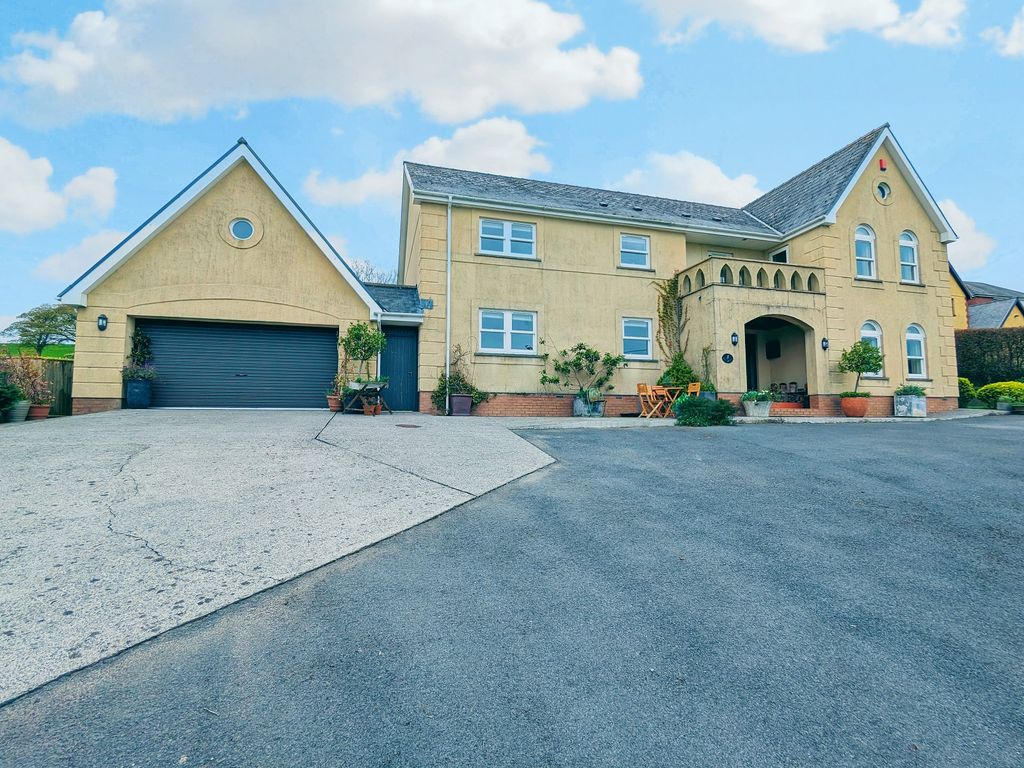 4 bed detached house for sale in Wellfield Road, Abergwili, Carmarthen