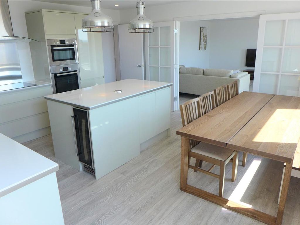 3 bed flat to rent in Southey House, City Centre, Bristol BS1, £3,495 pcm Zoopla