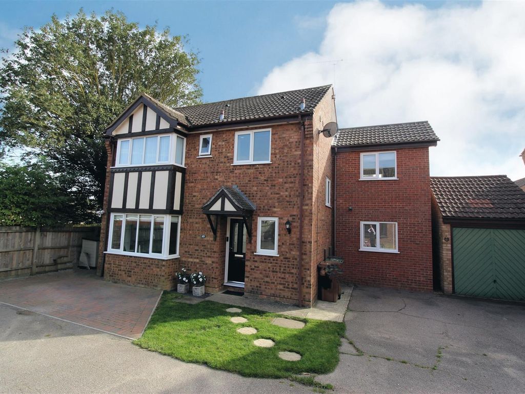 4 bed detached house for sale in Spencer Way, Stowmarket IP14, £390,000