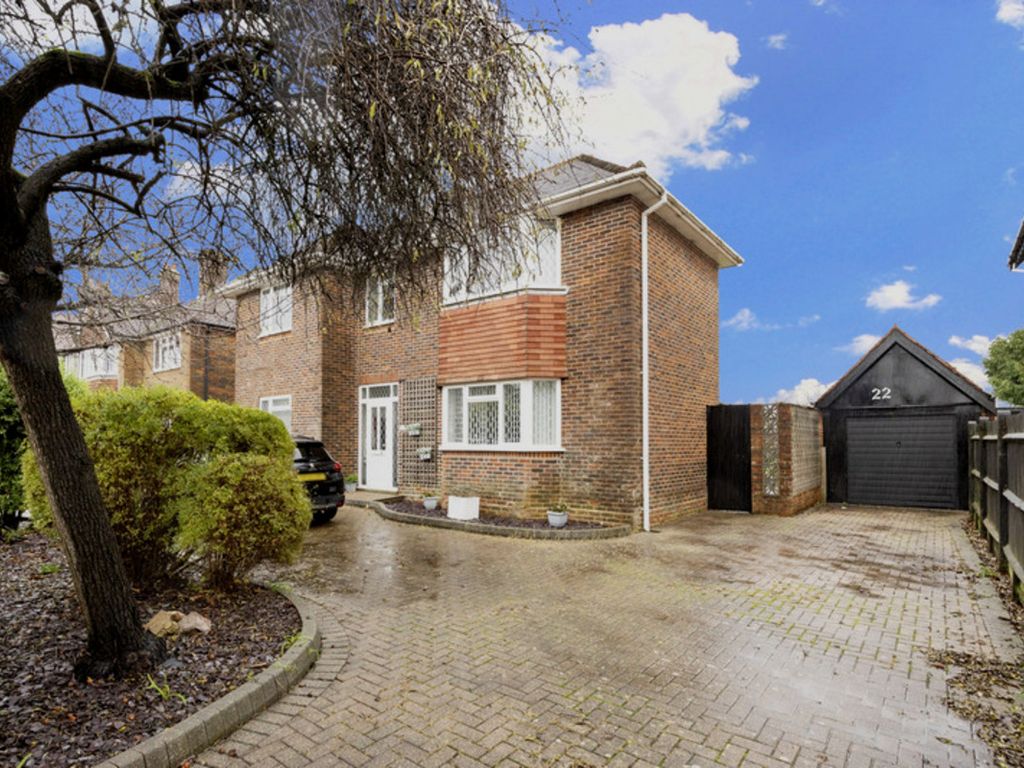 4 bed detached house for sale in Cissbury Road, Worthing BN14, £850,000