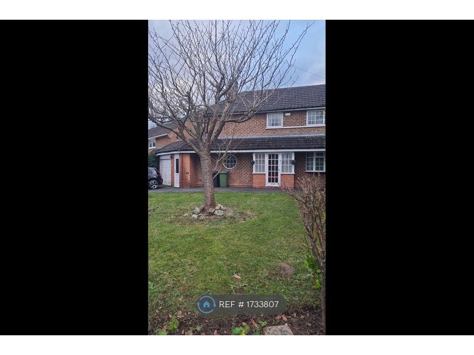 3 bed semidetached house to rent in Limehurst Avenue, Wolverhampton