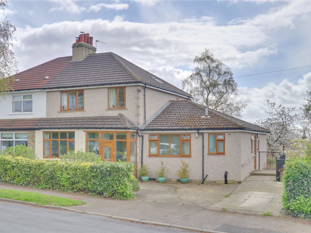 4 bed semidetached house for sale in Emmott Drive, Rawdon, Leeds, West