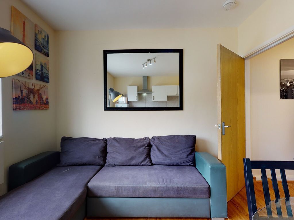 2 bed flat to rent in Edgware Road, London W2, £2,500 pcm Zoopla