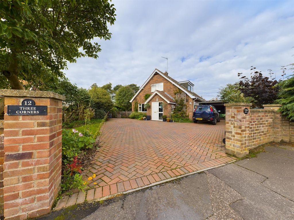3 bed detached bungalow for sale in Kelling Close, Holt NR25 Zoopla