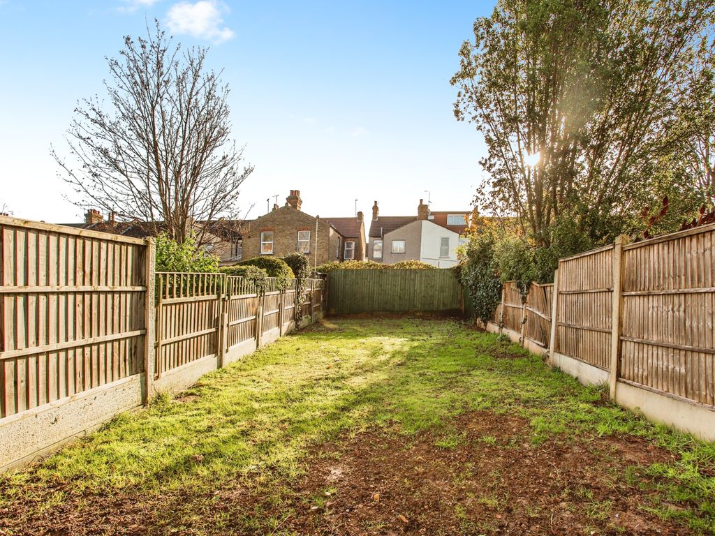 3 bed terraced house for sale in Central Avenue, SouthendOnSea, Essex SS2, £325,000 Zoopla