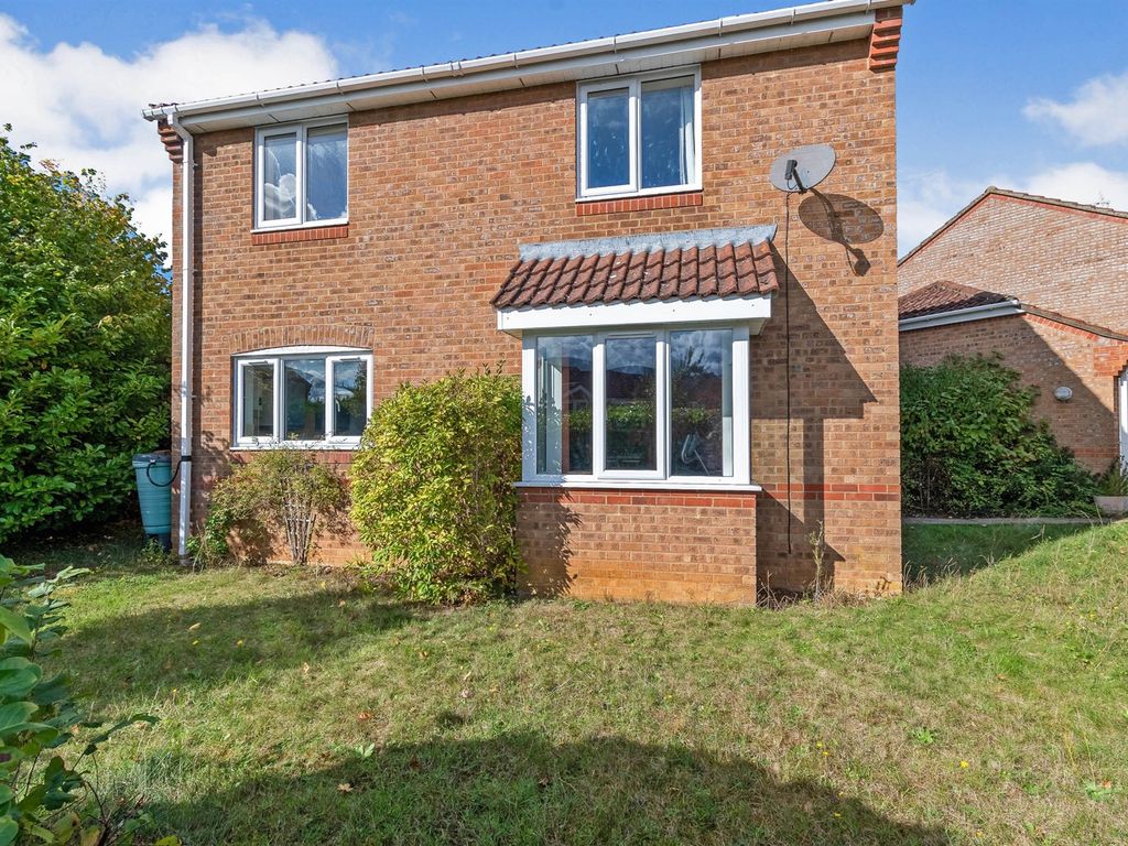 3 bed detached house for sale in Goodwood Way, Chippenham SN14 Zoopla