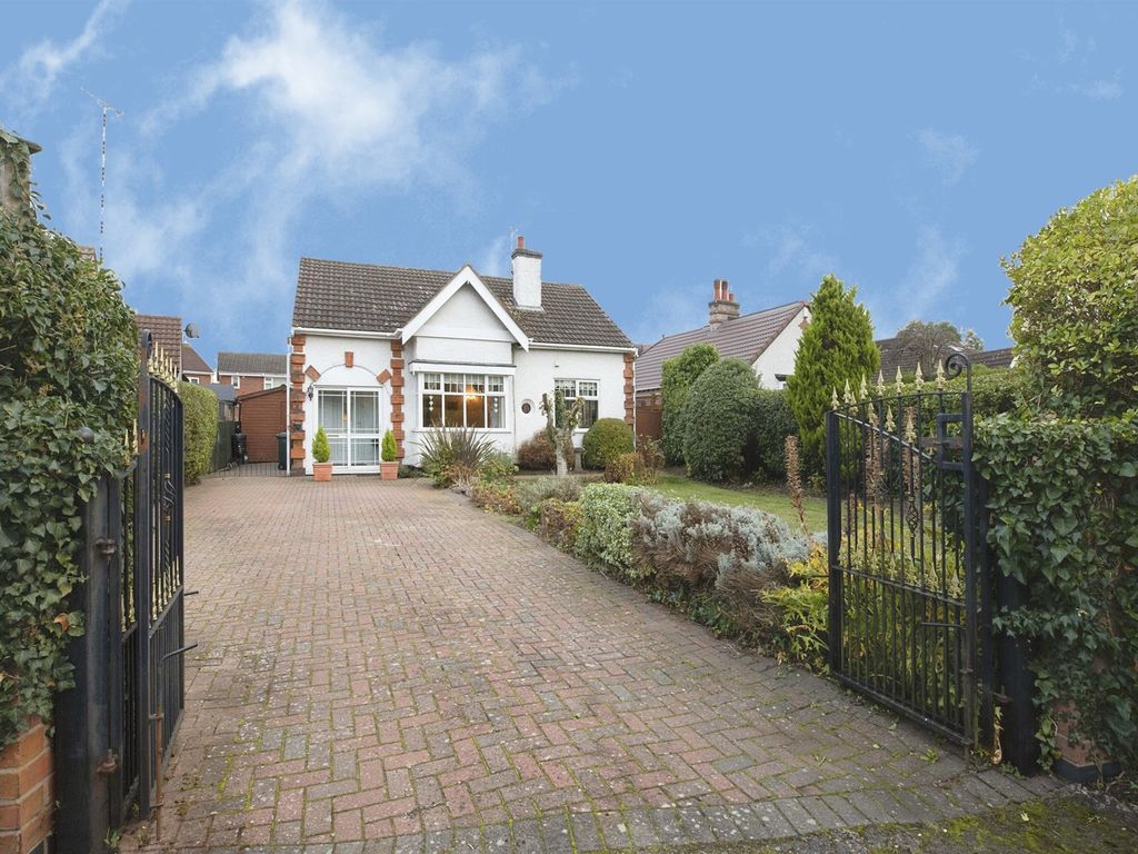 3 bed detached bungalow for sale in Hasilwood Square, Coventry CV3 Zoopla
