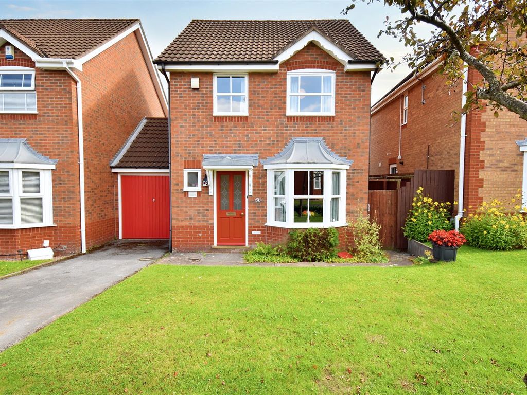 3 bed linkdetached house for sale in Chalgrove Crescent, Solihull B91