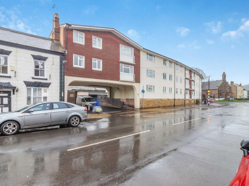 2 bed flat for sale in Crompton Court, Drybridge Street, Monmouth