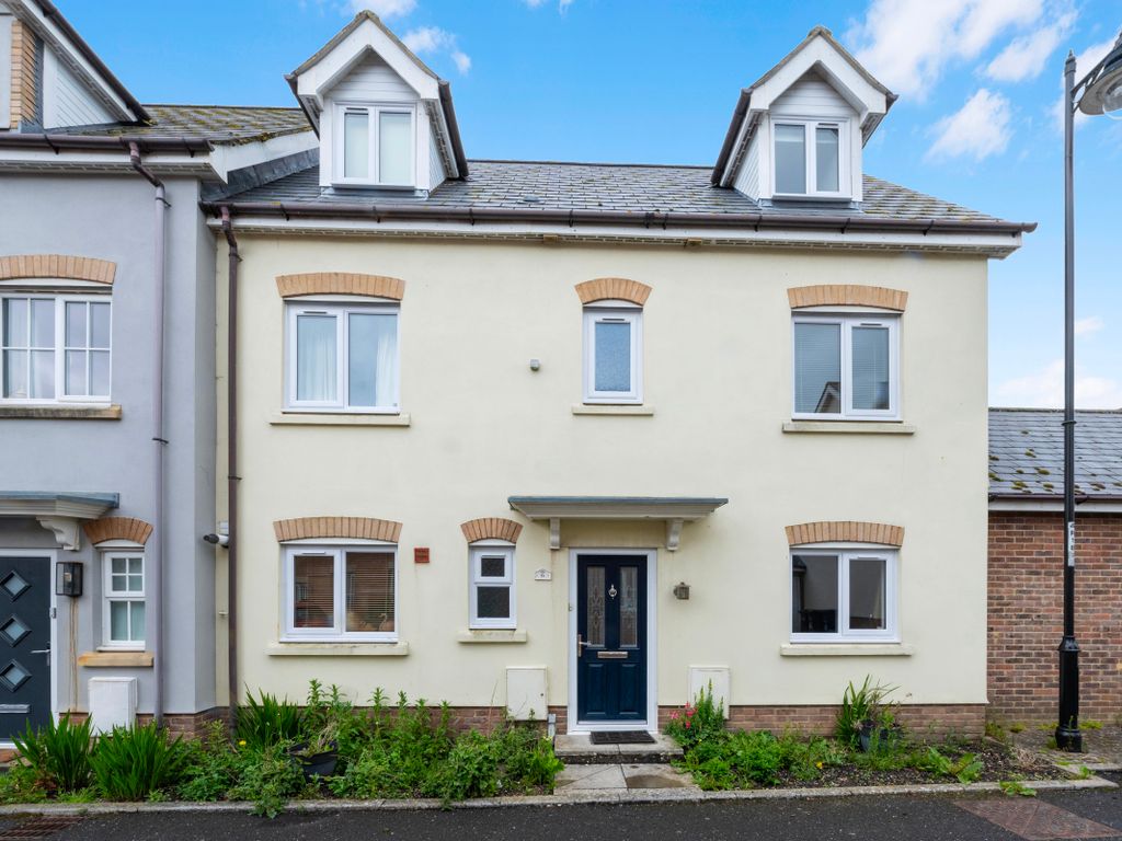 5 bed semidetached house for sale in Ridgeway Road, Gillingham SP8, £