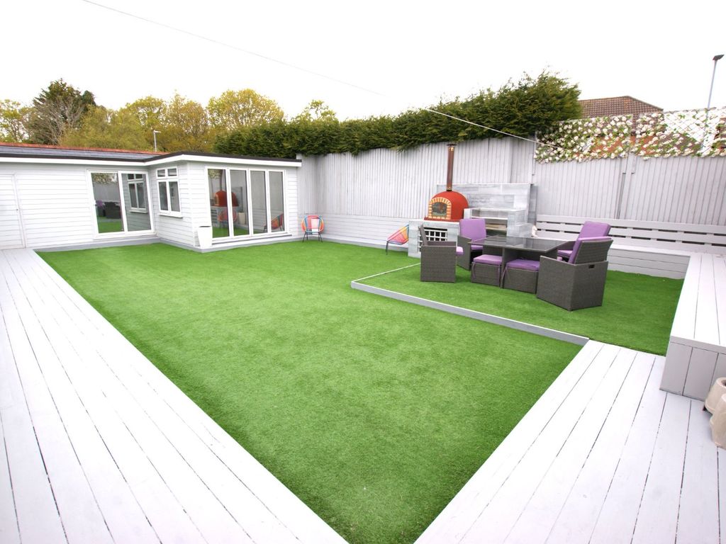 4 bed detached house for sale in Firside Road, Corfe Mullen, Wimborne, Dorset BH21, £700,000