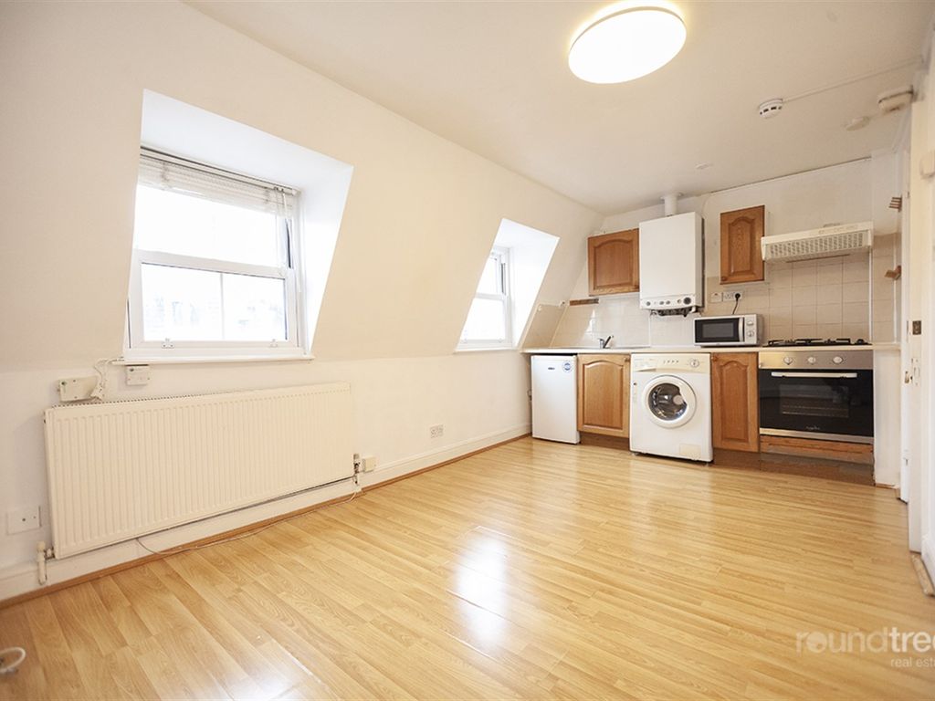 1 bed flat to rent in Kentish Town Road, Camden Town NW1, £1,352 pcm