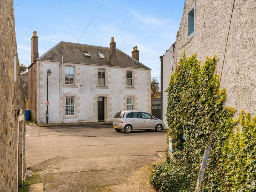 2 bed flat for sale in Paradise Lane, Kincardine FK10, £160,000 Zoopla