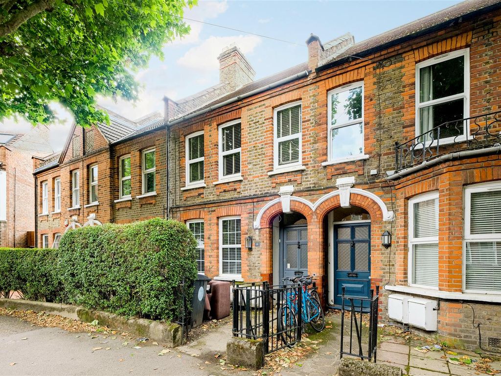 1 bed flat to rent in Hawarden Road, Walthamstow E17, £1,650 pcm Zoopla