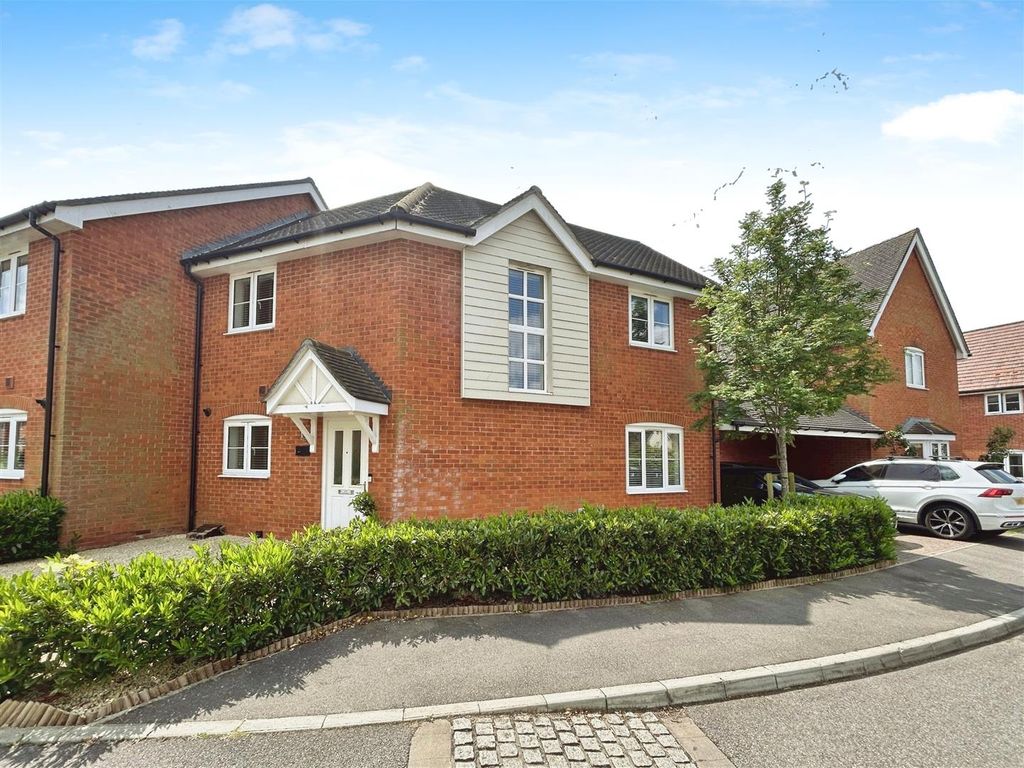 3 bed semidetached house for sale in Mallet Avenue, Maidstone ME15, £