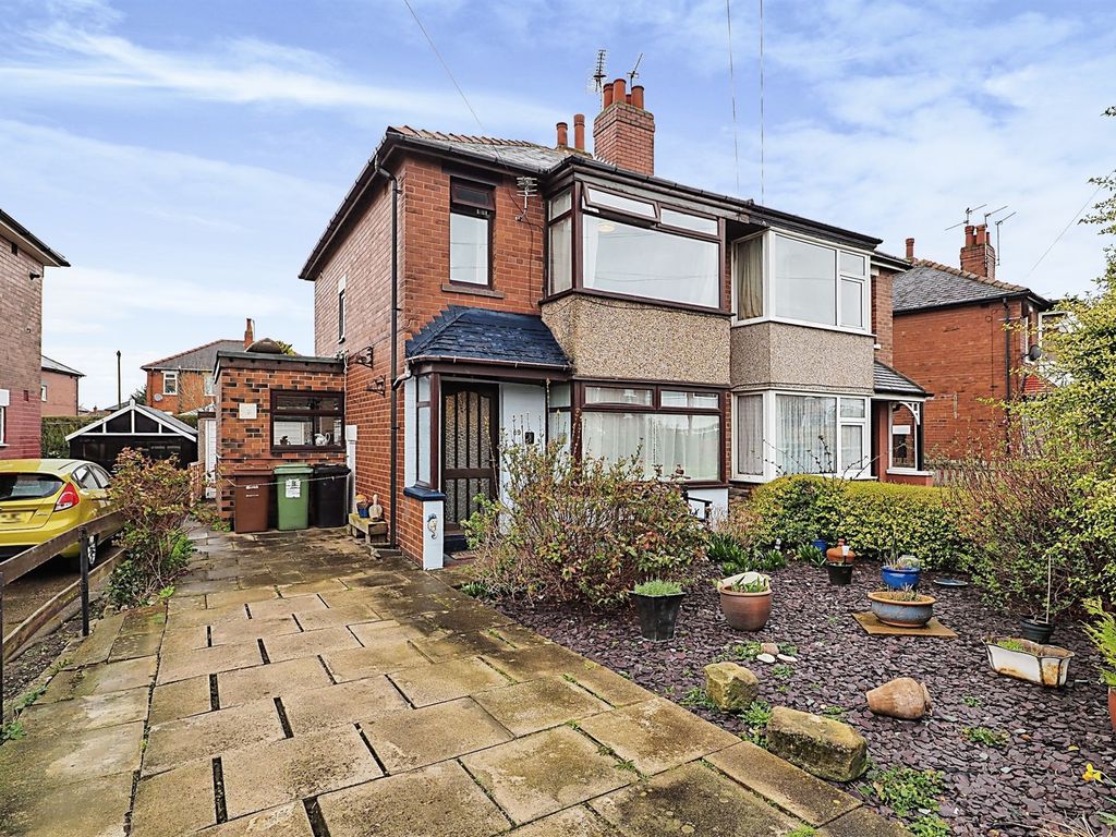 3 bed semidetached house for sale in The Oval, Leeds LS14 Zoopla