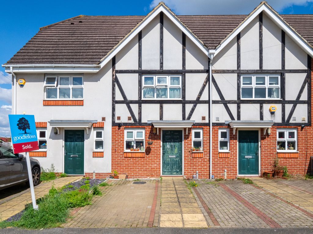 3 bed terraced house for sale in Aragon Place, Morden SM4, £525,000