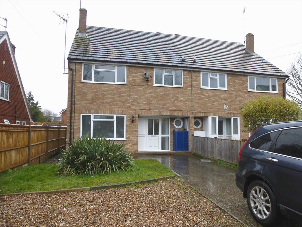 3 bed property to rent in Reading Road, Winnersh RG41, £1,900 pcm Zoopla