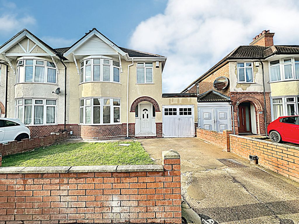 3 bed semidetached house to rent in Lynton Grove, Bedford MK42 Zoopla
