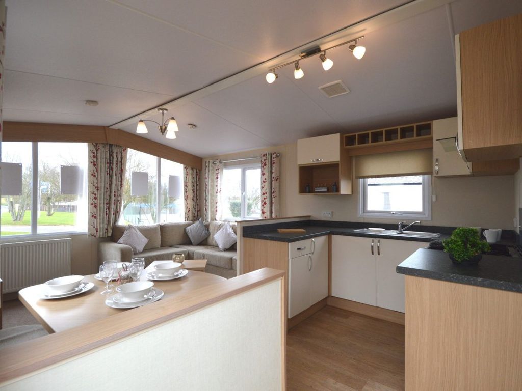 2 bed property for sale in Lowestoft NR32, £29,995 Zoopla