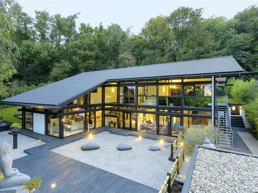 Ullswater Close, Kingston, London SW15  