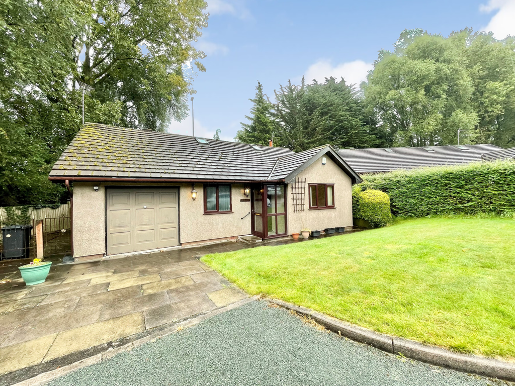 3 bed bungalow for sale in North Highfield, Fulwood, Preston PR2, £