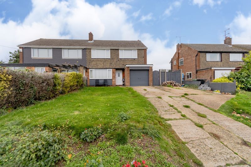 3 bed semidetached house for sale in Streatley Road, Sundon, Luton LU3