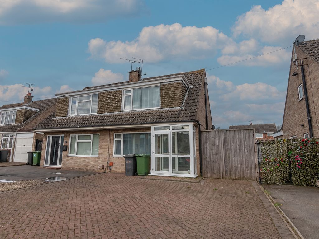 3 bed semidetached house for sale in Gallagher Road, Bedworth CV12, £