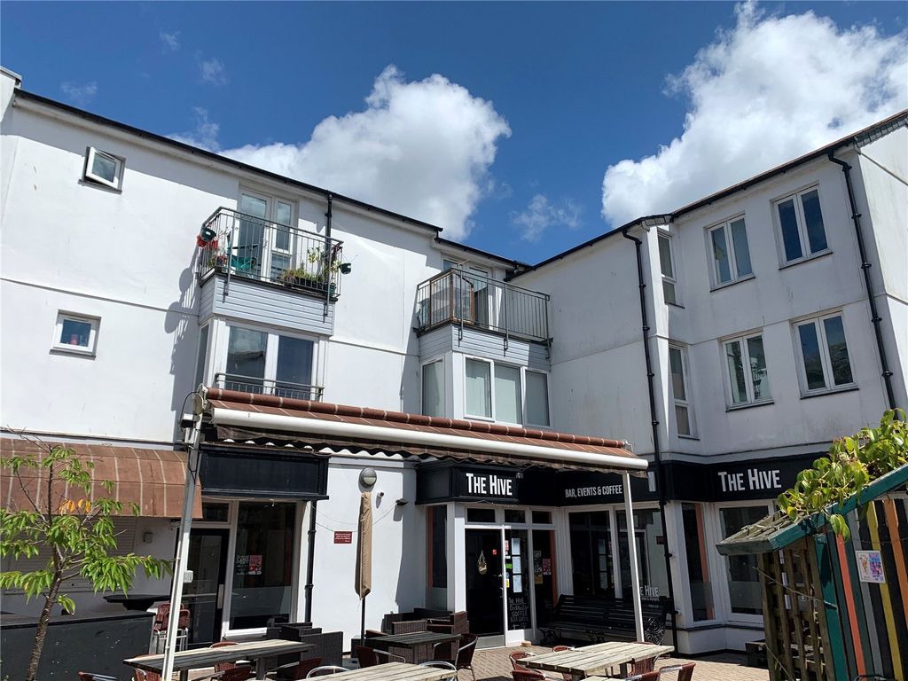 2 bed flat to rent in The Piazza, Bodmin, Cornwall PL31, £650 pcm Zoopla