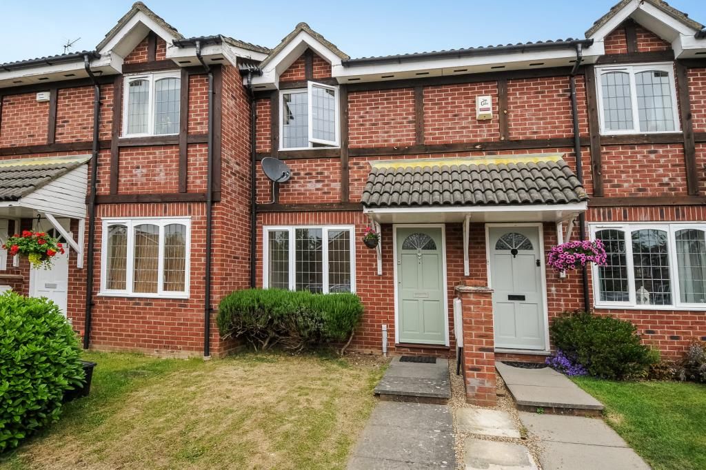 2 bed terraced house to rent in Fair Ridge, High HP11, £1,250