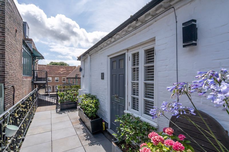 2 bed flat for sale in East Street, Chichester PO19 Zoopla