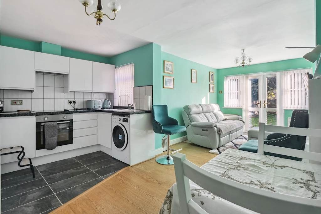 3 bed detached house for sale in Pembroke Road, London SE25 Zoopla